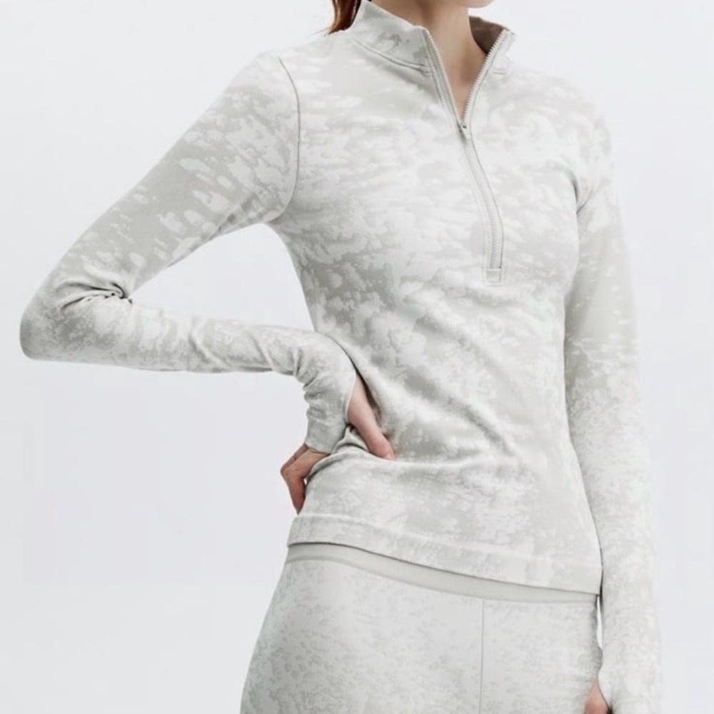 Fabletics Mist Seamless Half Zip Size Medium